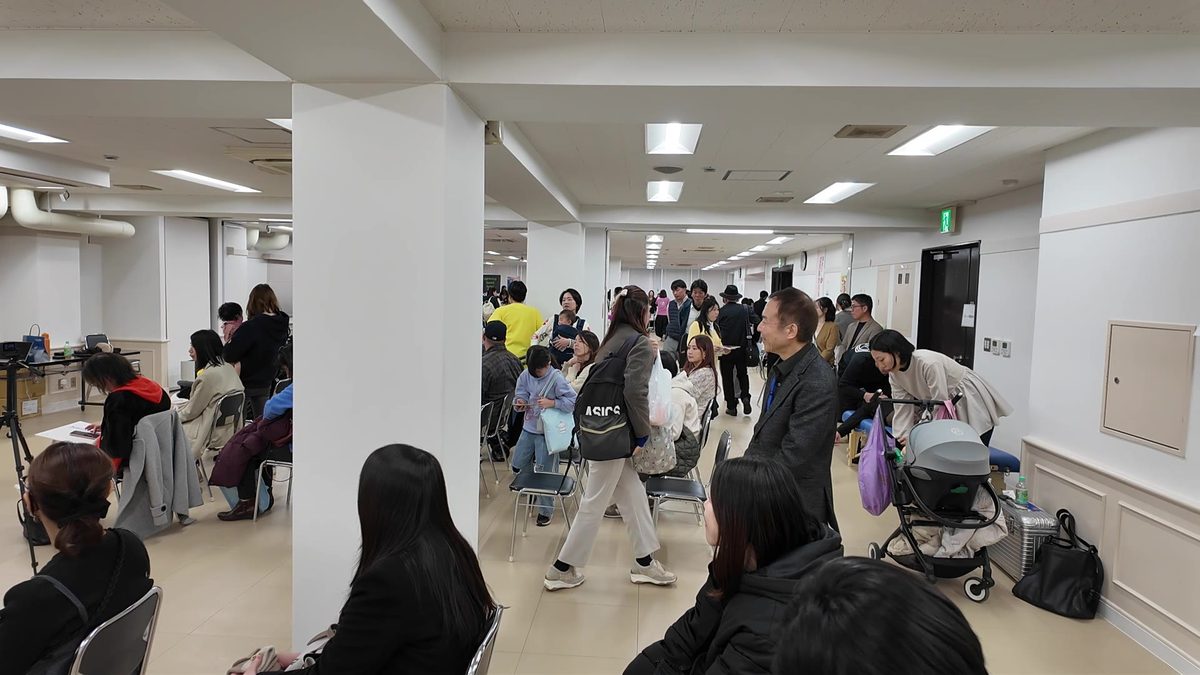 にぎわう会場